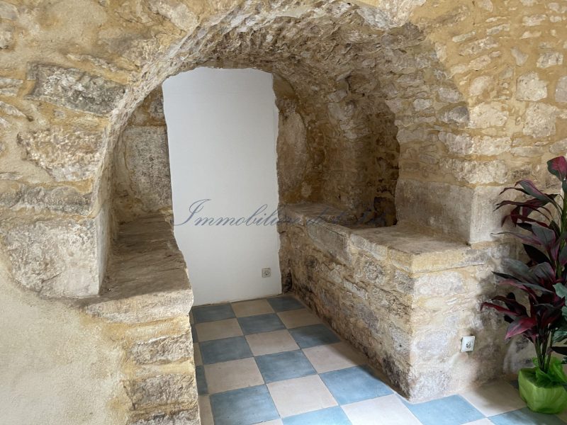 0c8feb3f94d6e764168484bad0c85b40