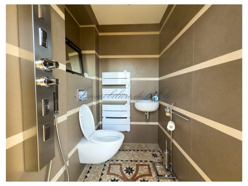 2fb6e094f1bcc7b5184f276bedec5bf4