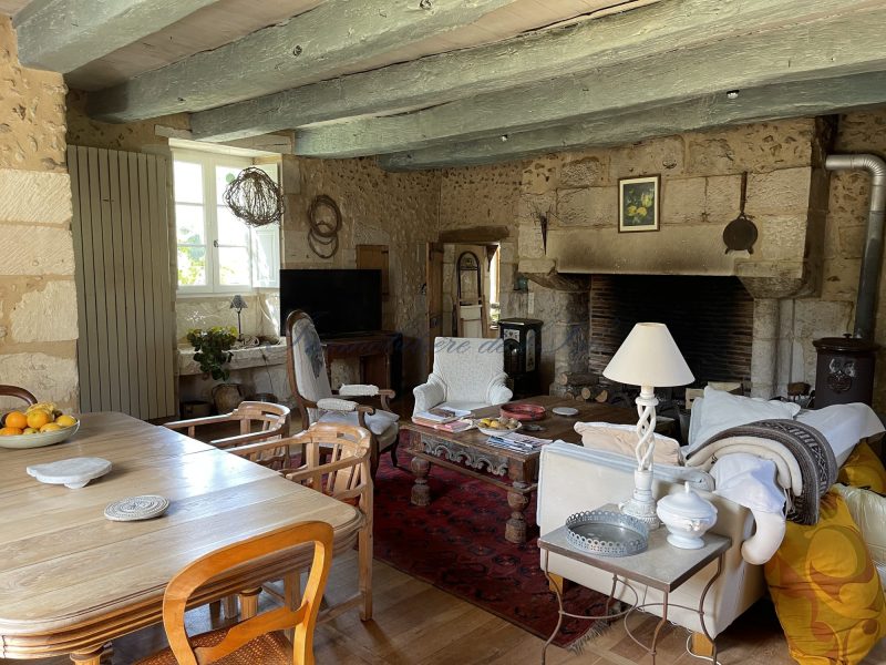 4b98b62b6eaff621bb118c6ae5884272