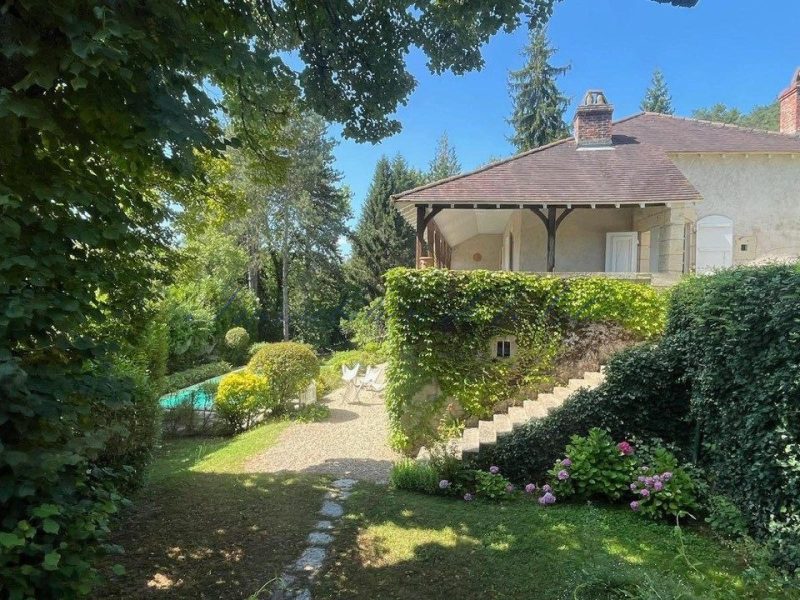 9a7fe257e1d535aa5d9efb6218ab348e