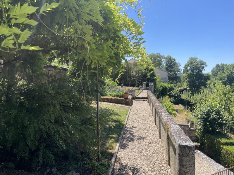 b512ceb621c392e3f4984e6c58ab2bc9