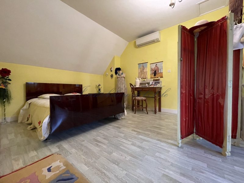 d22260b7362ef34ce56d0c98079a4e81