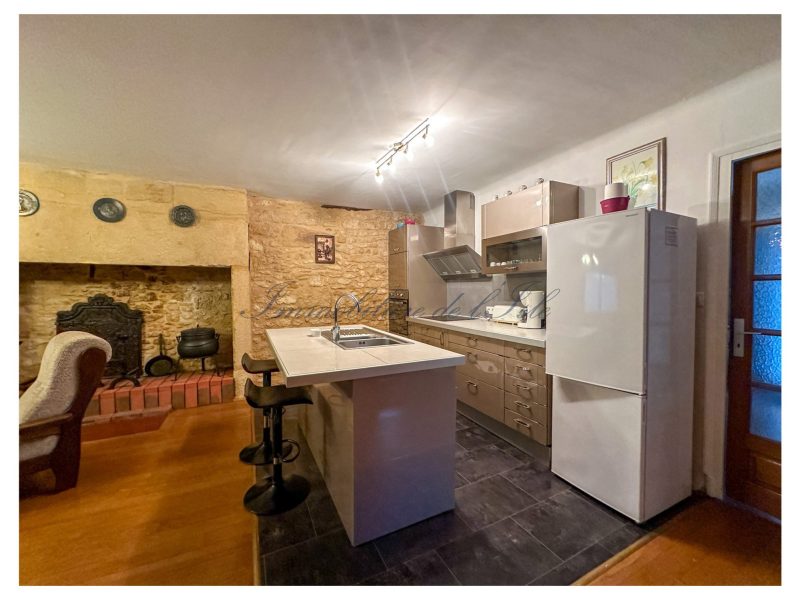 fe93a131898f977f3f8a6f31d60d4528