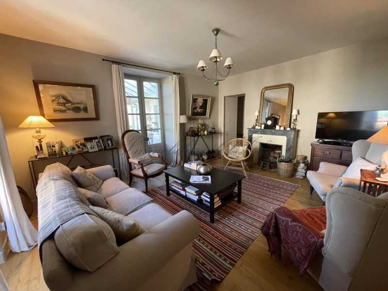 photo_6183ea4a48b32f47a722afd4db4874bf