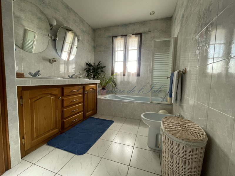 photo_64d443109201214e8968a8e8261f787f