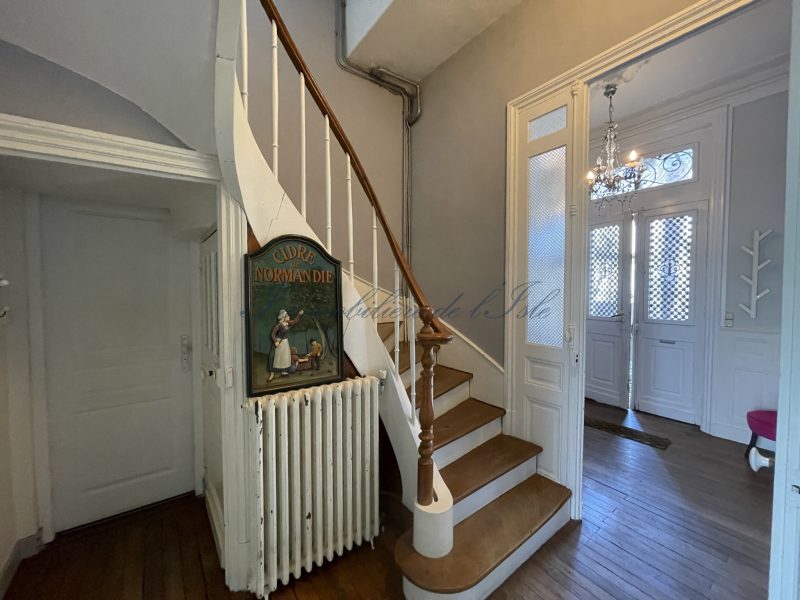 photo_70708bc18baca4401d32da6f51f48118