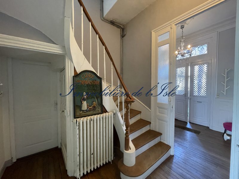 photo_70708bc18baca4401d32da6f51f48118